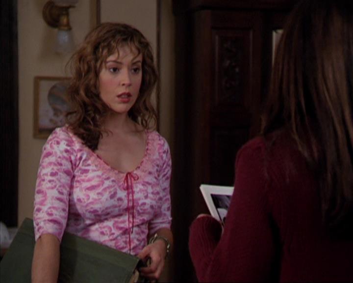 Charmed-Online-dot-316DeathTakesAHalliwell0357.jpg