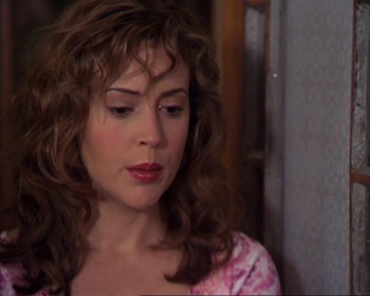 Charmed-Online-dot-316DeathTakesAHalliwell0392.jpg