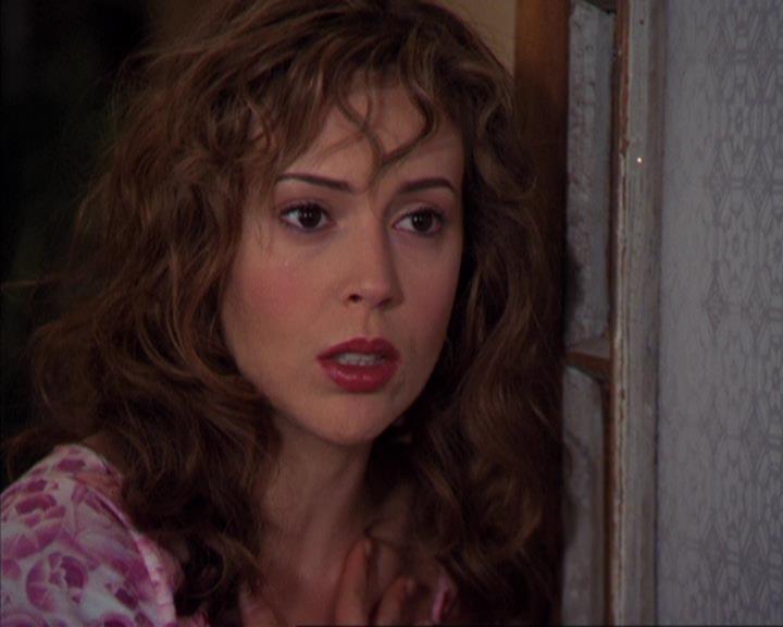 Charmed-Online-dot-316DeathTakesAHalliwell0406.jpg