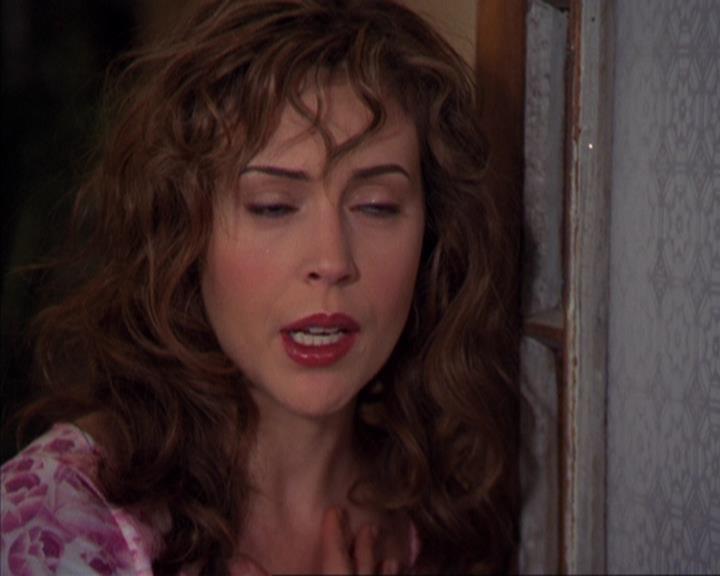 Charmed-Online-dot-316DeathTakesAHalliwell0414.jpg
