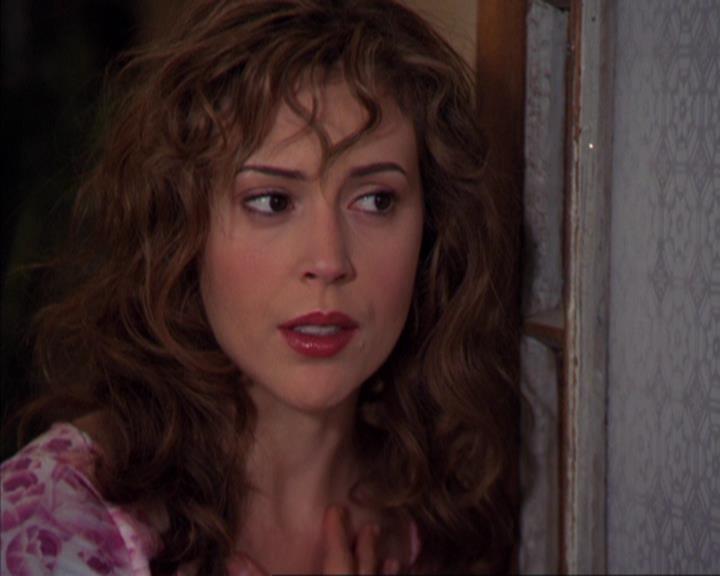 Charmed-Online-dot-316DeathTakesAHalliwell0416.jpg