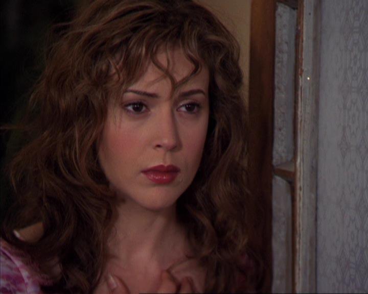 Charmed-Online-dot-316DeathTakesAHalliwell0452.jpg