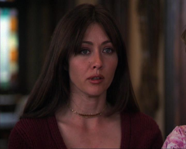 Charmed-Online-dot-316DeathTakesAHalliwell0513.jpg