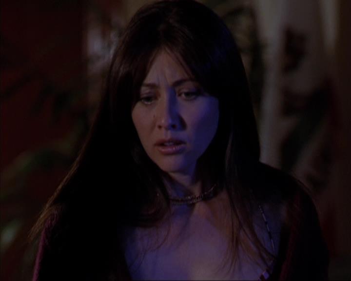 Charmed-Online-dot-316DeathTakesAHalliwell0878.jpg