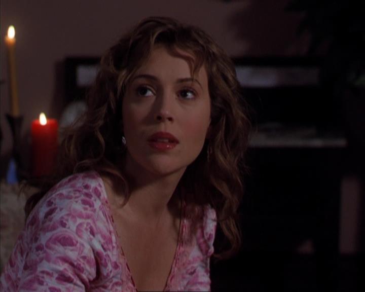 Charmed-Online-dot-316DeathTakesAHalliwell0946.jpg
