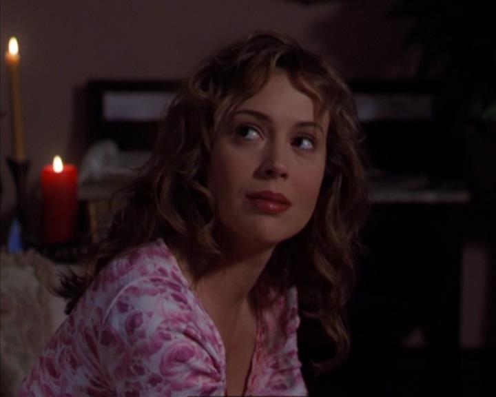 Charmed-Online-dot-316DeathTakesAHalliwell0954.jpg