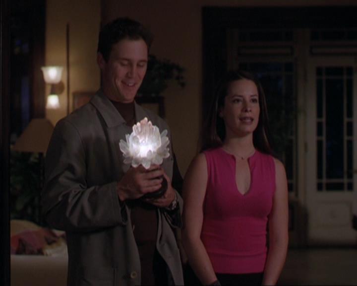 Charmed-Online-dot-316DeathTakesAHalliwell1022.jpg