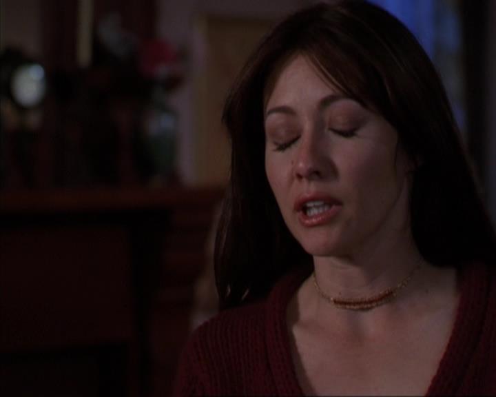 Charmed-Online-dot-316DeathTakesAHalliwell1025.jpg