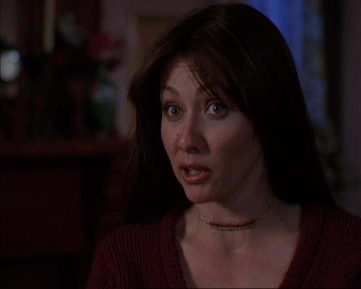 Charmed-Online-dot-316DeathTakesAHalliwell1040.jpg