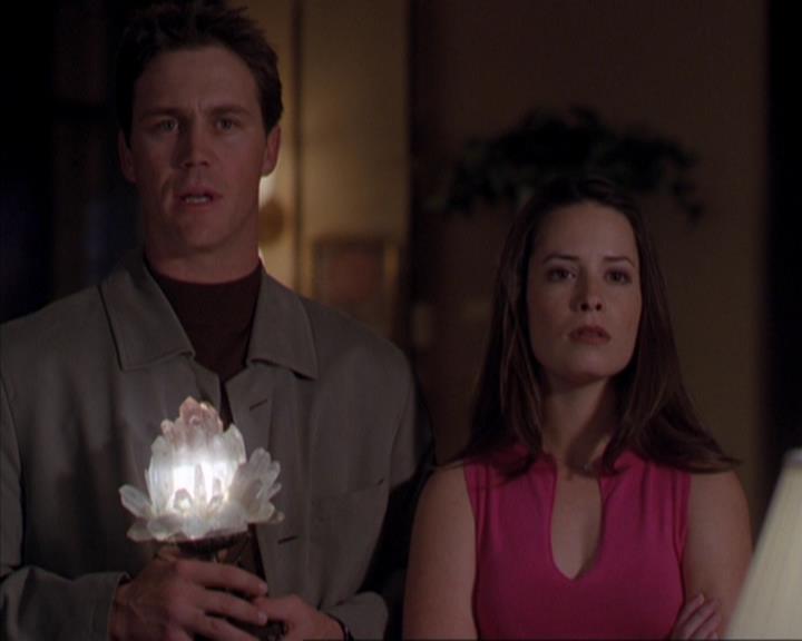 Charmed-Online-dot-316DeathTakesAHalliwell1043.jpg
