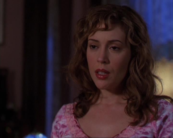 Charmed-Online-dot-316DeathTakesAHalliwell1076.jpg