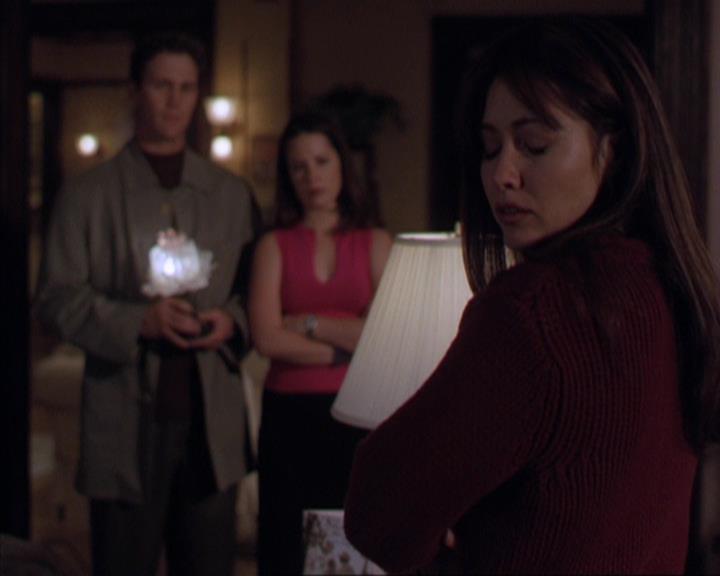 Charmed-Online-dot-316DeathTakesAHalliwell1078.jpg