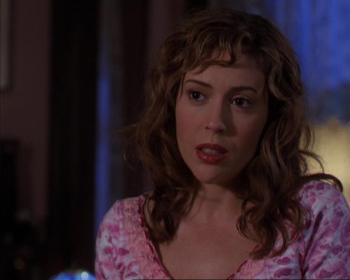 Charmed-Online-dot-316DeathTakesAHalliwell1083.jpg