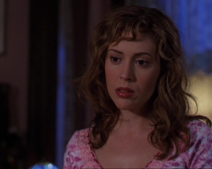 Charmed-Online-dot-316DeathTakesAHalliwell1086.jpg