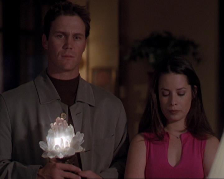 Charmed-Online-dot-316DeathTakesAHalliwell1088.jpg