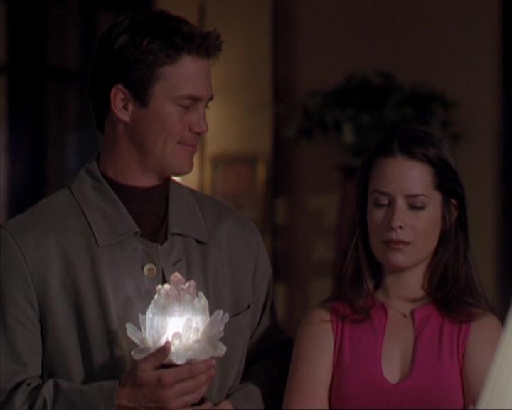Charmed-Online-dot-316DeathTakesAHalliwell1102.jpg