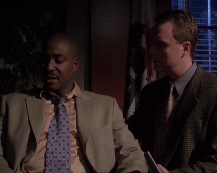 Charmed-Online-dot-316DeathTakesAHalliwell1122.jpg
