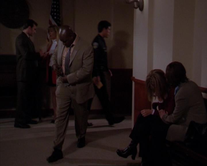 Charmed-Online-dot-316DeathTakesAHalliwell1141.jpg