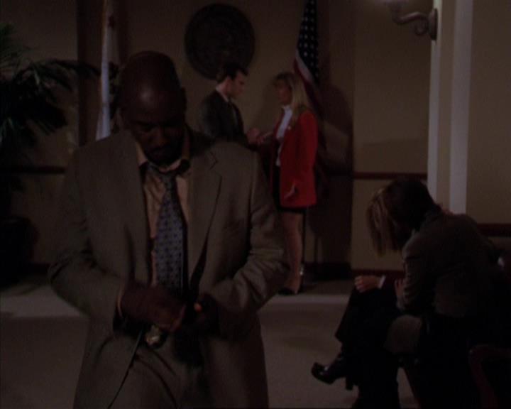 Charmed-Online-dot-316DeathTakesAHalliwell1143.jpg