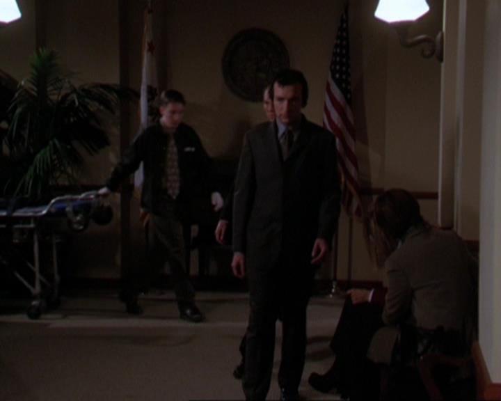 Charmed-Online-dot-316DeathTakesAHalliwell1159.jpg
