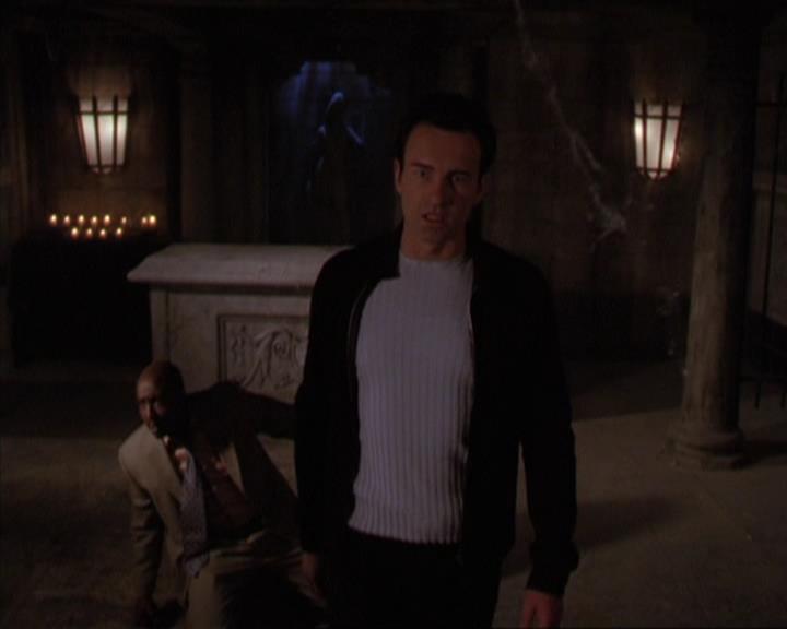 Charmed-Online-dot-316DeathTakesAHalliwell1174.jpg