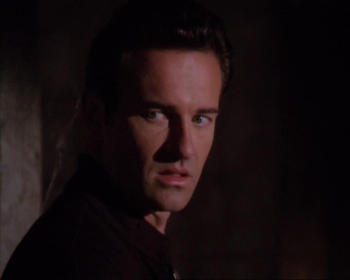 Charmed-Online-dot-316DeathTakesAHalliwell1191.jpg