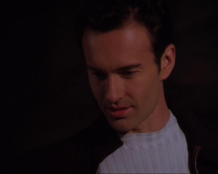 Charmed-Online-dot-316DeathTakesAHalliwell1212.jpg