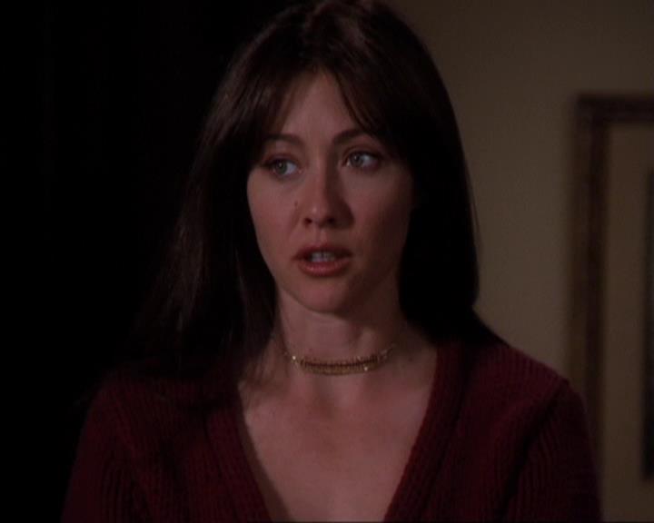 Charmed-Online-dot-316DeathTakesAHalliwell1274.jpg