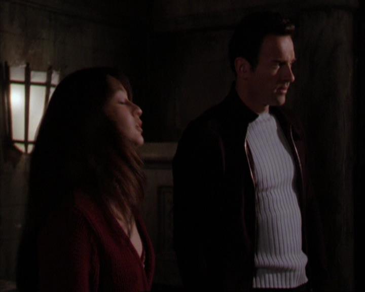 Charmed-Online-dot-316DeathTakesAHalliwell1318.jpg