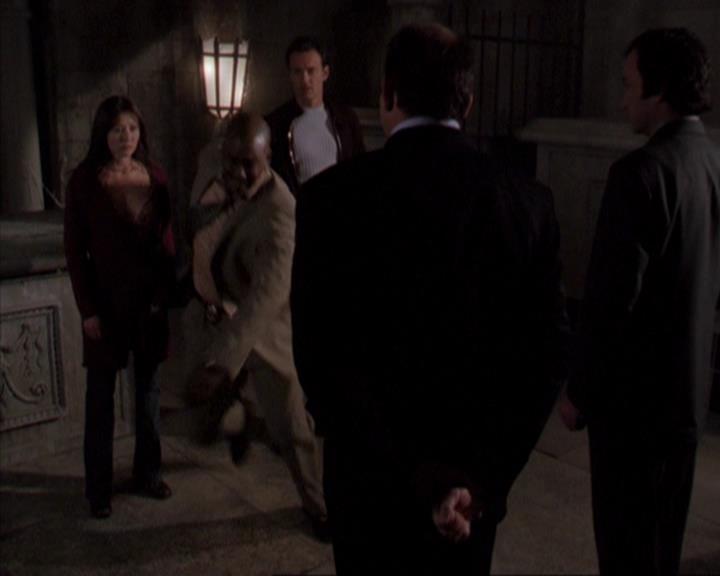 Charmed-Online-dot-316DeathTakesAHalliwell1326.jpg