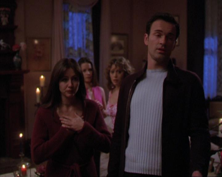 Charmed-Online-dot-316DeathTakesAHalliwell1554.jpg