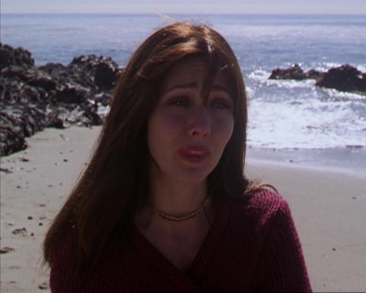Charmed-Online-dot-316DeathTakesAHalliwell1733.jpg