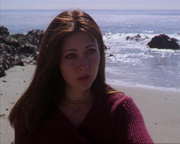 Charmed-Online-dot-316DeathTakesAHalliwell1759.jpg