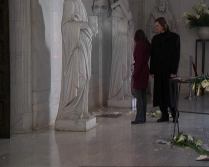 Charmed-Online-dot-316DeathTakesAHalliwell1932.jpg