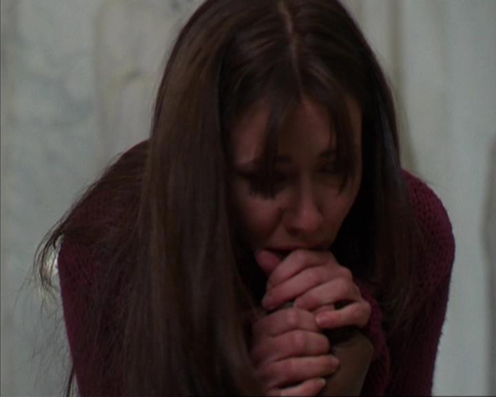 Charmed-Online-dot-316DeathTakesAHalliwell2013.jpg