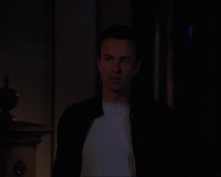 Charmed-Online-dot-316DeathTakesAHalliwell2027.jpg
