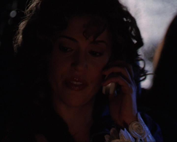 Charmed-Online-dot-316DeathTakesAHalliwell2048.jpg