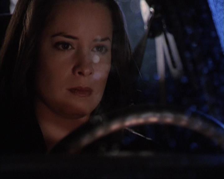 Charmed-Online-dot-316DeathTakesAHalliwell2054.jpg