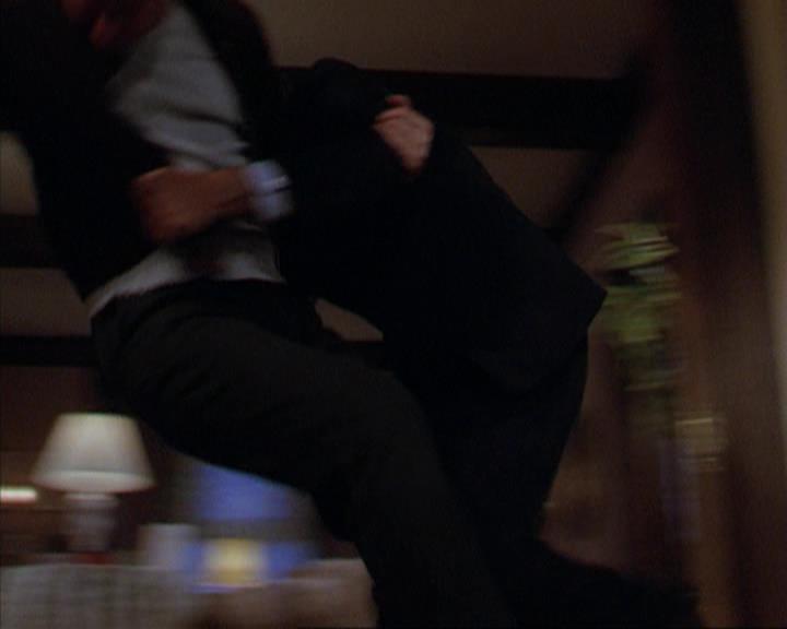 Charmed-Online-dot-316DeathTakesAHalliwell2090.jpg