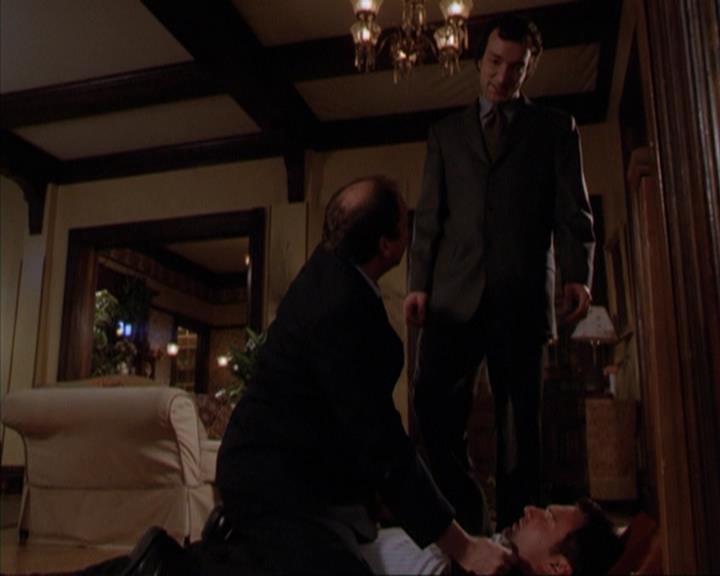Charmed-Online-dot-316DeathTakesAHalliwell2100.jpg