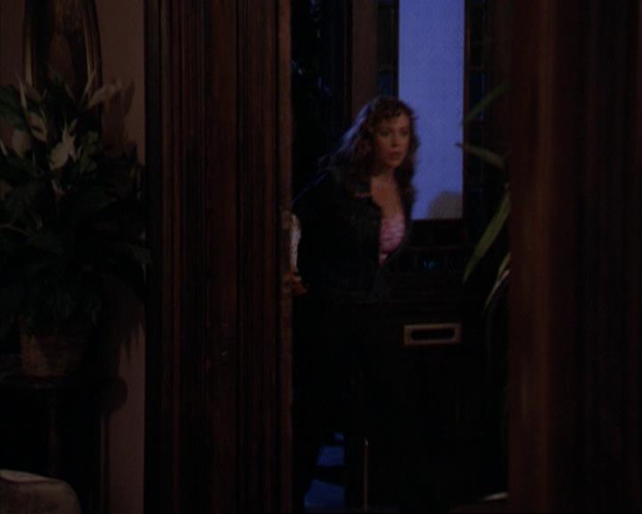 Charmed-Online-dot-316DeathTakesAHalliwell2104.jpg