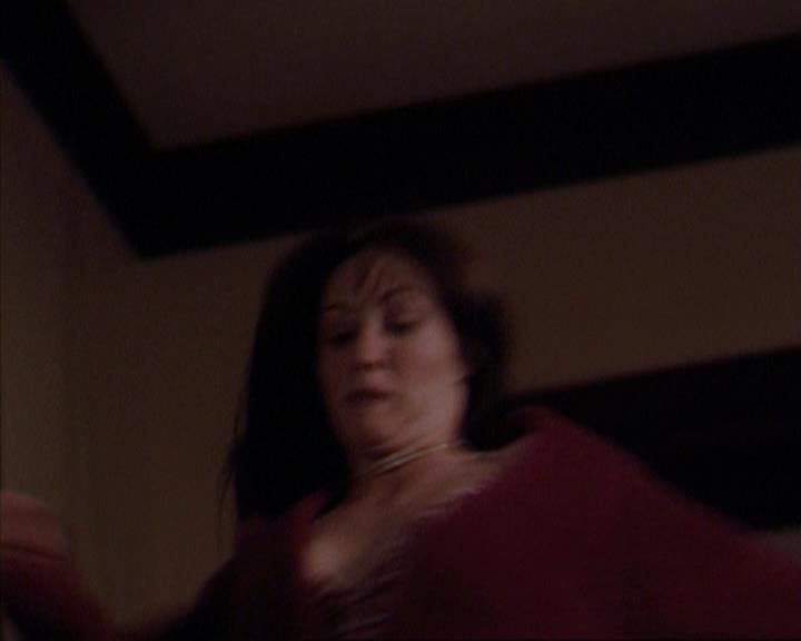 Charmed-Online-dot-316DeathTakesAHalliwell2113.jpg