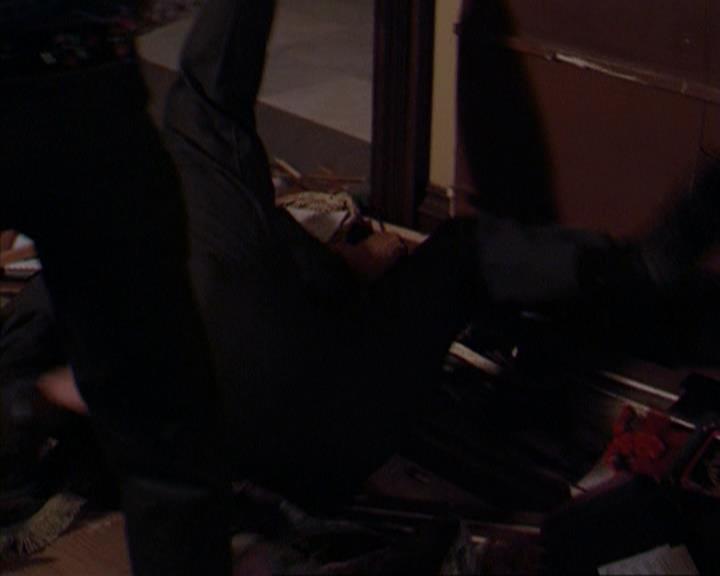 Charmed-Online-dot-316DeathTakesAHalliwell2120.jpg