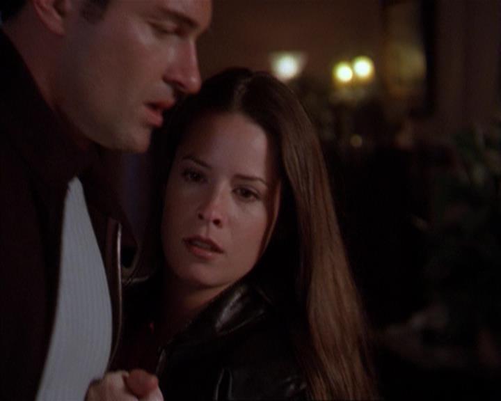 Charmed-Online-dot-316DeathTakesAHalliwell2123.jpg