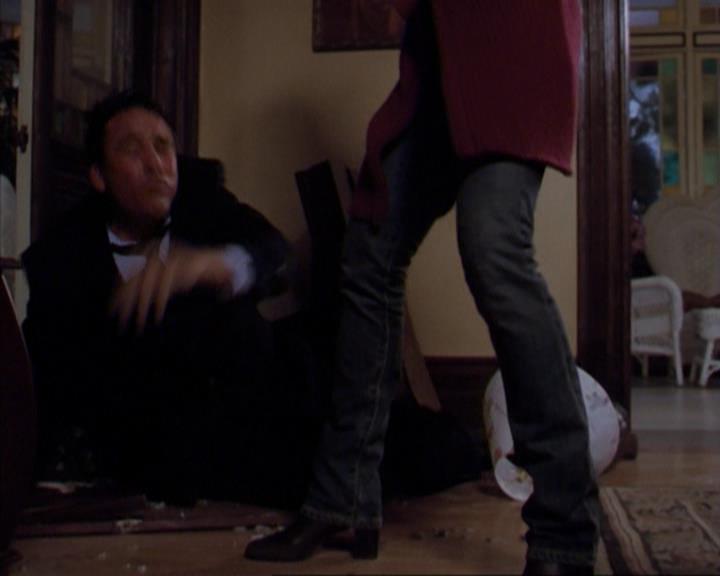Charmed-Online-dot-316DeathTakesAHalliwell2124.jpg