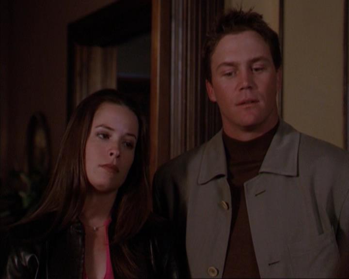 Charmed-Online-dot-316DeathTakesAHalliwell2198.jpg