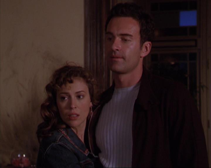 Charmed-Online-dot-316DeathTakesAHalliwell2204.jpg