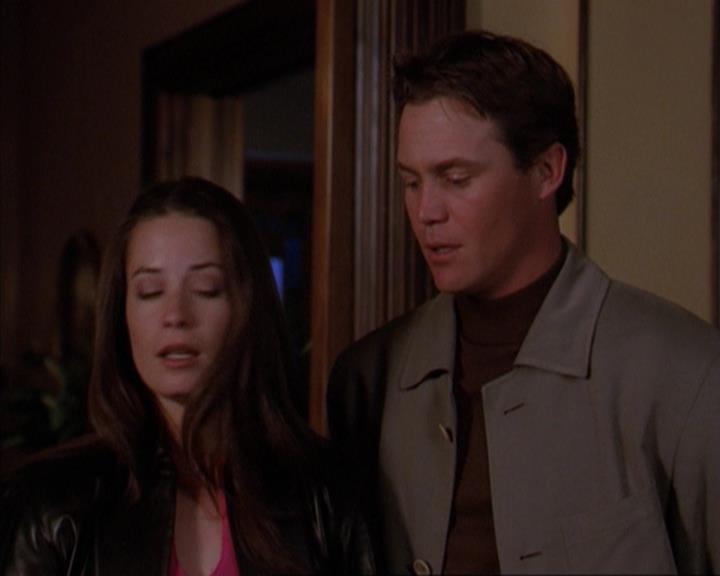 Charmed-Online-dot-316DeathTakesAHalliwell2205.jpg
