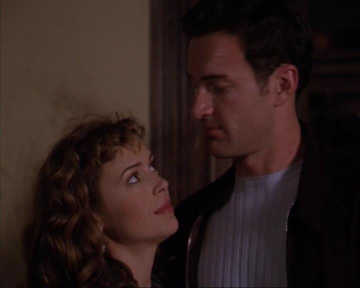 Charmed-Online-dot-316DeathTakesAHalliwell2209.jpg