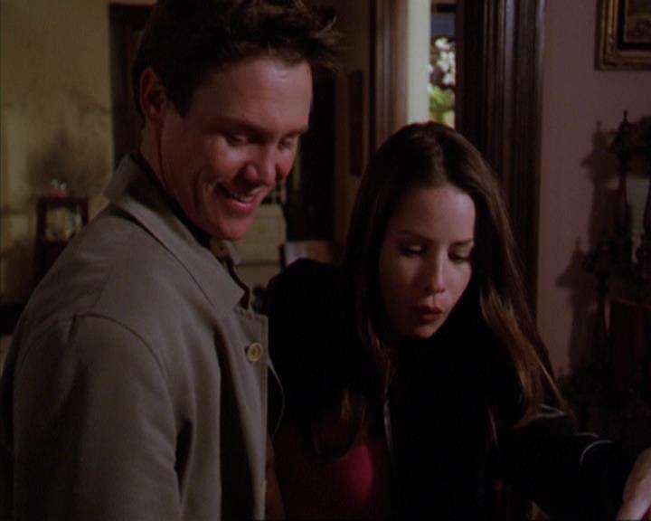 Charmed-Online-dot-316DeathTakesAHalliwell2232.jpg